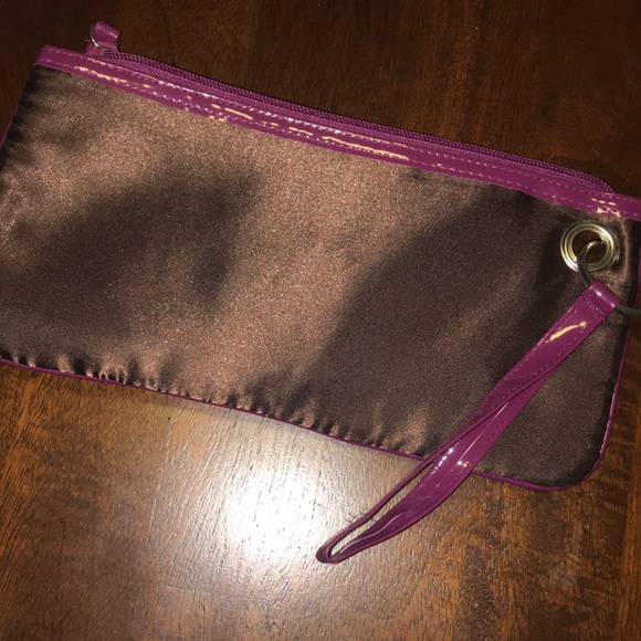 Purple wristlet - Picture 2 of 3